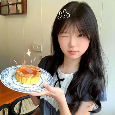 随盲柳入眠的女人
